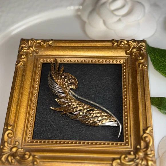 Gold and Silver Feather Brooch - Picture 3 of 16